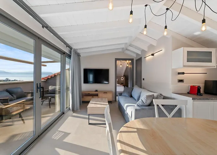 Ennea Muses And * Náuplia