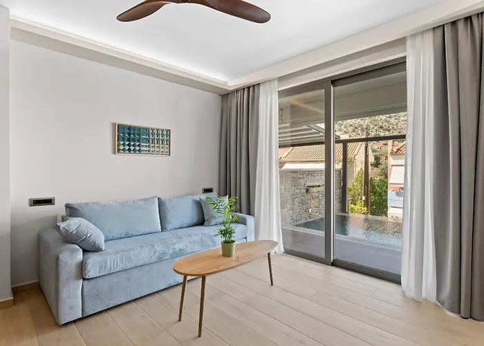 Ennea Muses And Hotel *