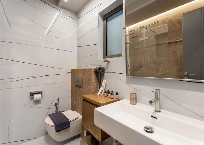 Ennea Muses And Hotel *