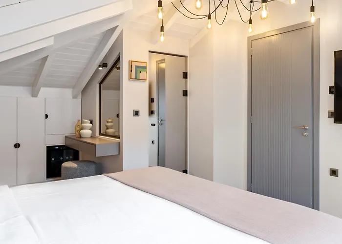 Hotel Ennea Muses And