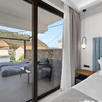 Hotel Ennea Muses And