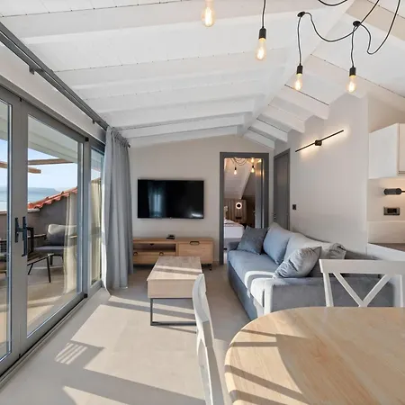 Ennea Muses And * Nauplion