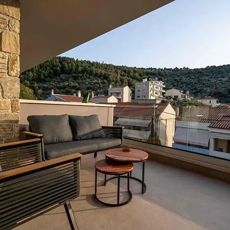 Ennea Muses And Otel *