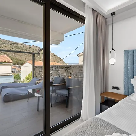 Hotel Ennea Muses And