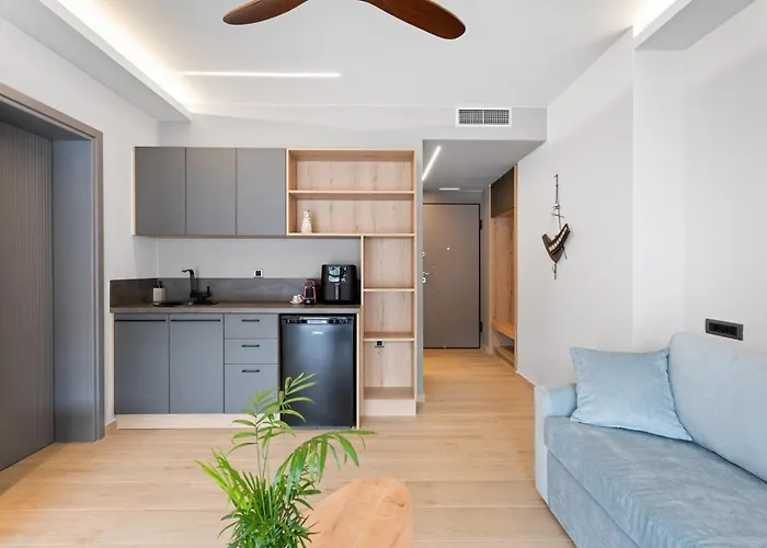 Ennea Muses And * נאפפליו