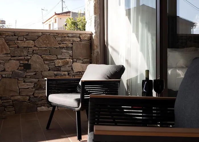 מלון Ennea Muses And