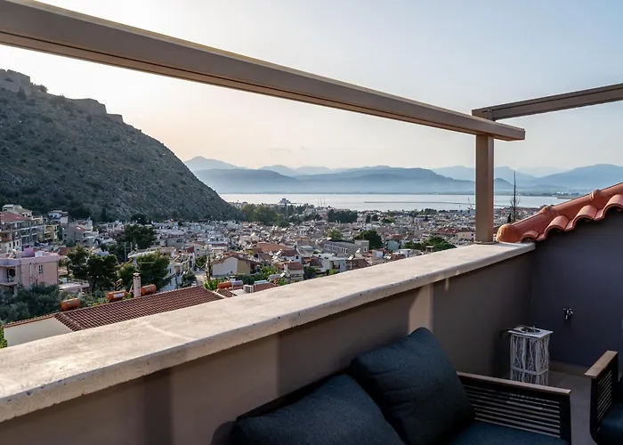 Ennea Muses And נאפפליו