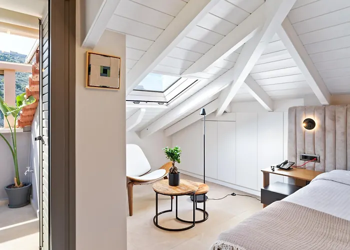 מלון Ennea Muses And נאפפליו